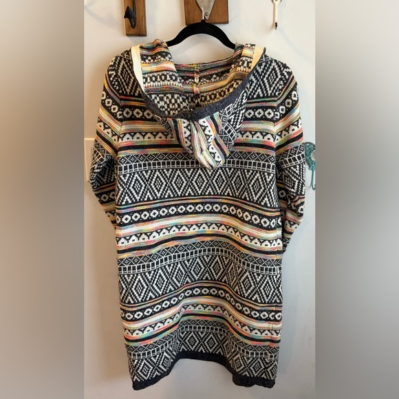 Multicolor Patterned Women's Sweater - Picture 4 of 4